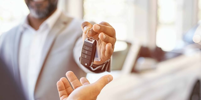 man-car-keys-HGstock-676x338