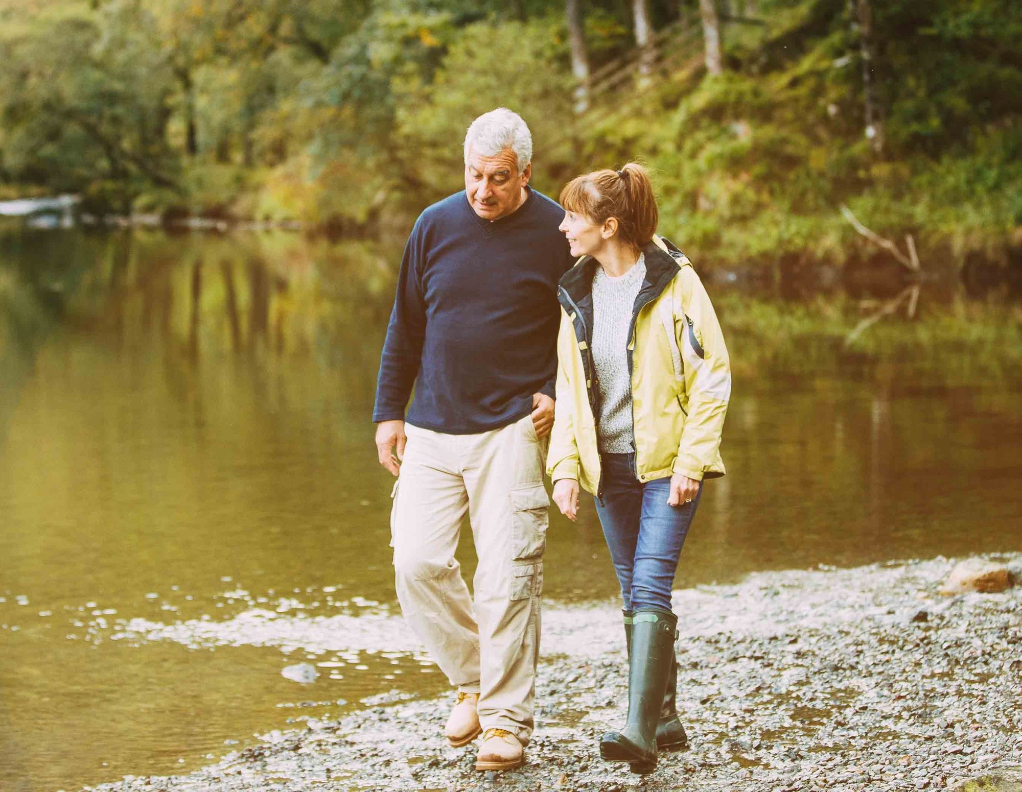 lake-walking-travel-HGstock-676x338