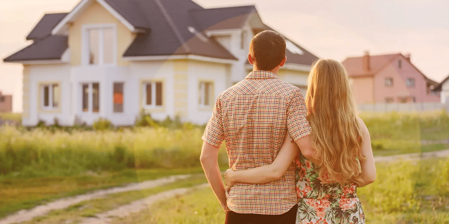 young-couple-home-HGstock