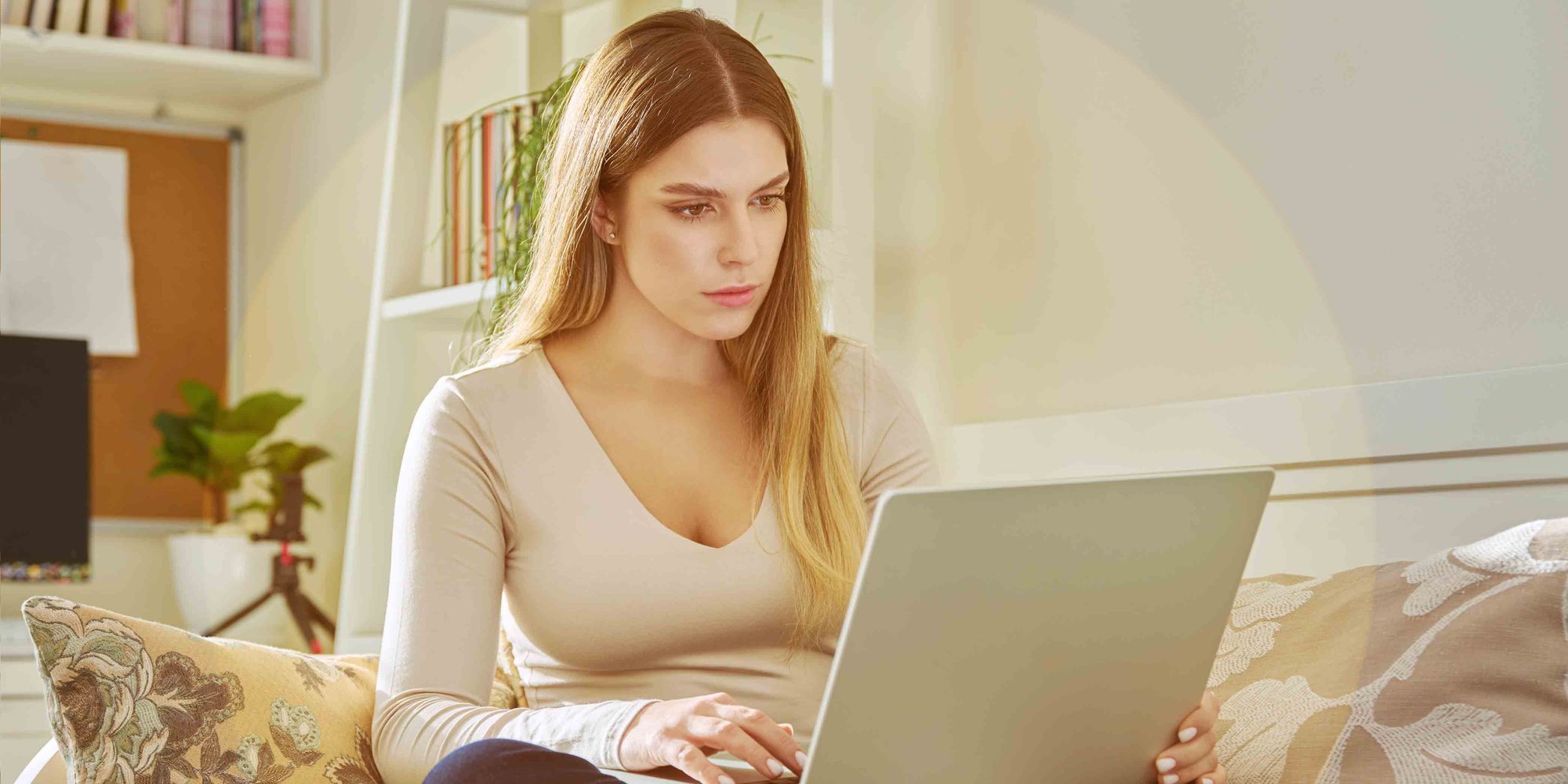 young-woman-laptop-HGstock-676x338