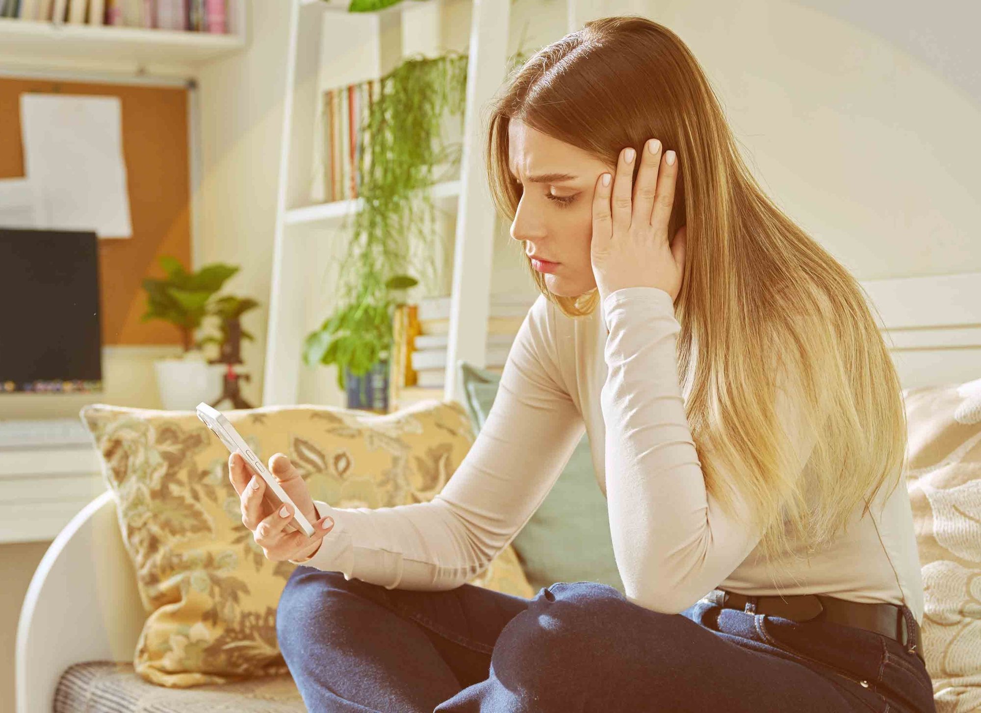 young-woman-phone-stressed-HGstock-676x338