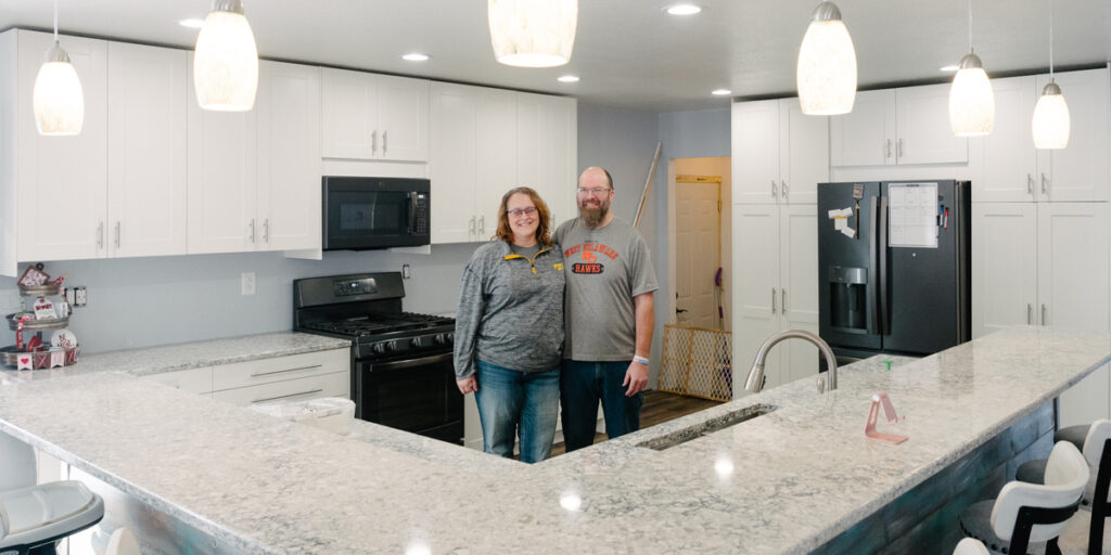 Members Ned and Stacey Smith enjoy their newly renovated kitchen in rural Manchester, Iowa. (B. Kaplan photo)