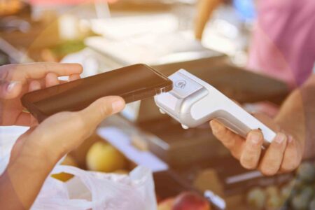 general-touchless-payment-HGstock-676x338 general-touchless-payment-HGstock-676x338